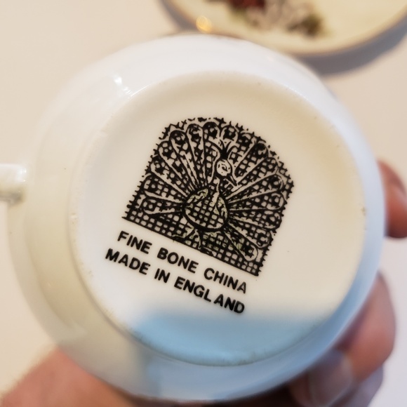 Peacock china Red and white rose cup saucer - Picture 3 of 3